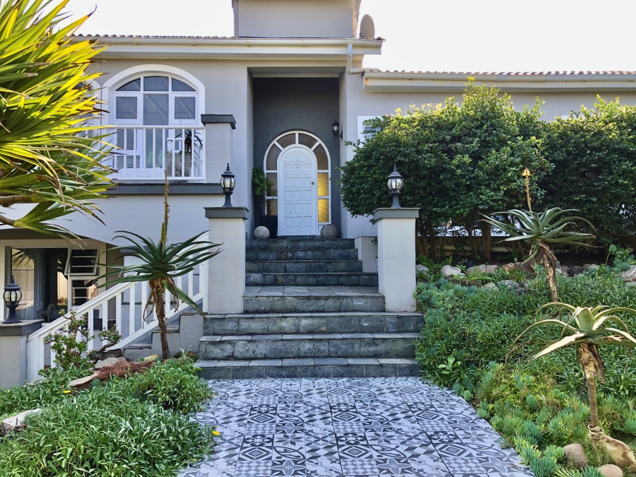 5 Bedroom Property for Sale in West Beach Eastern Cape